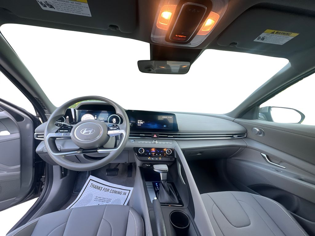 2024 Hyundai Elantra SEL photo 15
