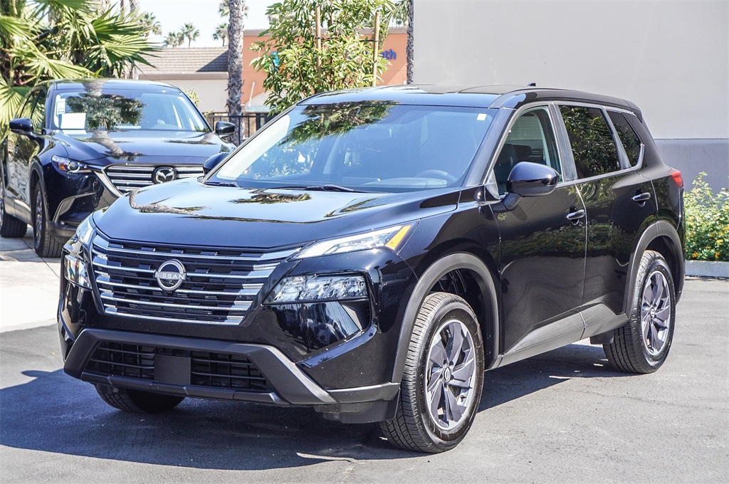 2024 Nissan Rogue SV photo 3
