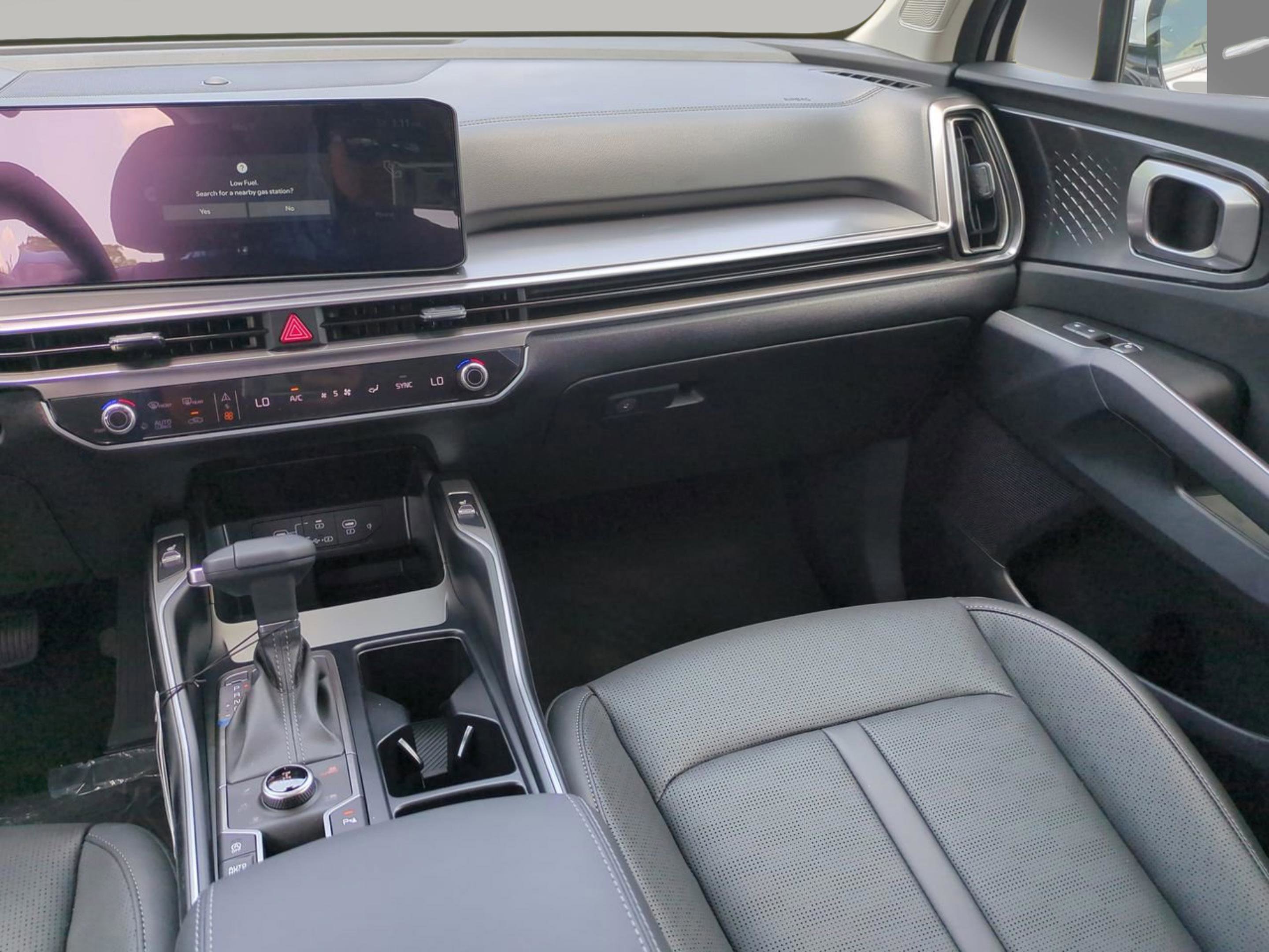 2025 Kia Sorento EX photo 9