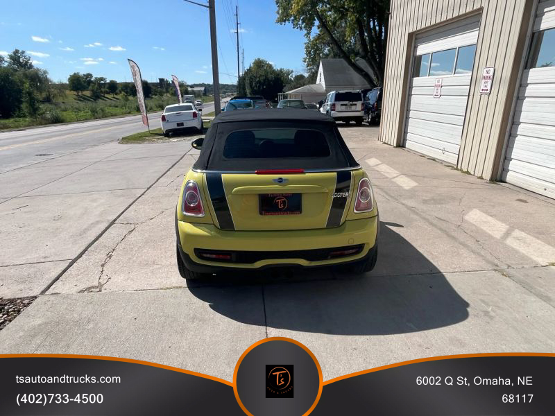 2011 Mini Cooper Convertible S photo 3