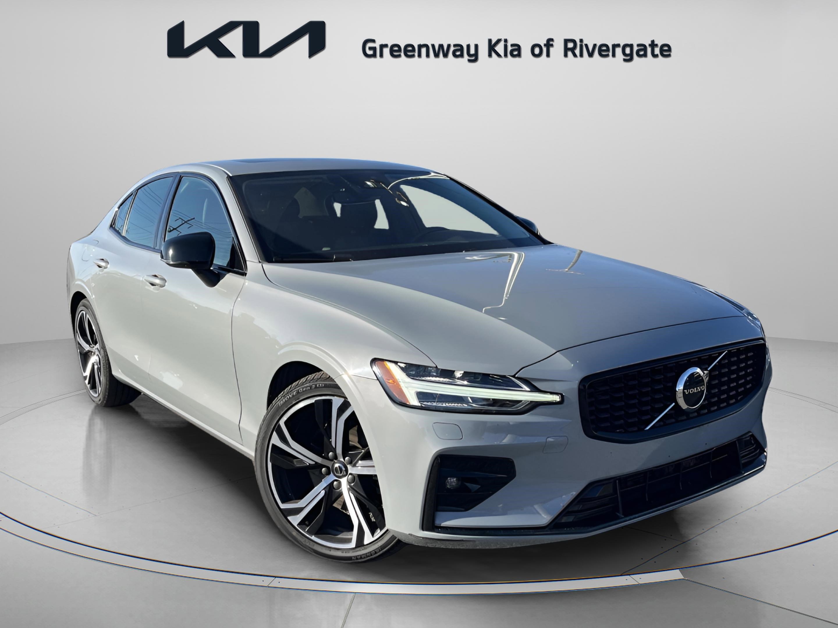 2024 Volvo S60 Core's photo