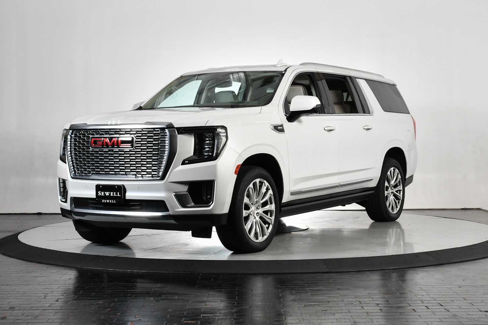 2023 GMC Yukon XL Denali's photo