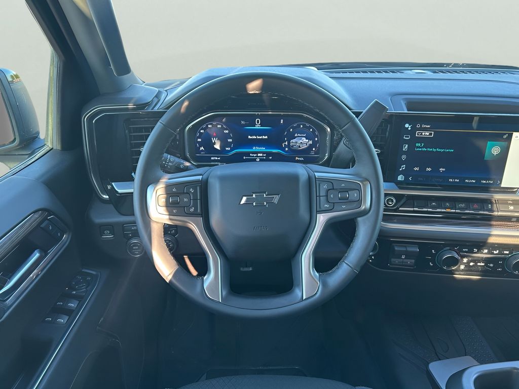 2024 Chevrolet Silverado 1500 RST photo 13