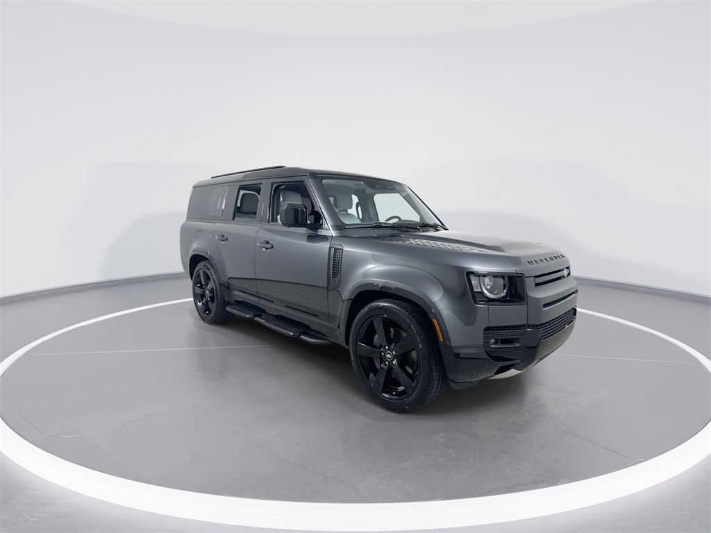 2025 Land Rover Defender 130 X-Dynamic SE photo 2