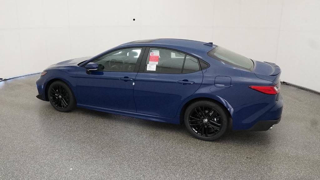 2025 Toyota Camry SE photo 11