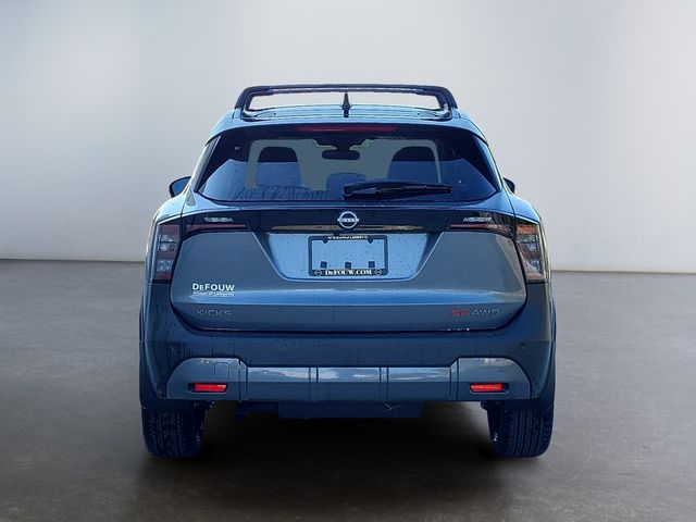 2026 Nissan Kicks SR photo 4