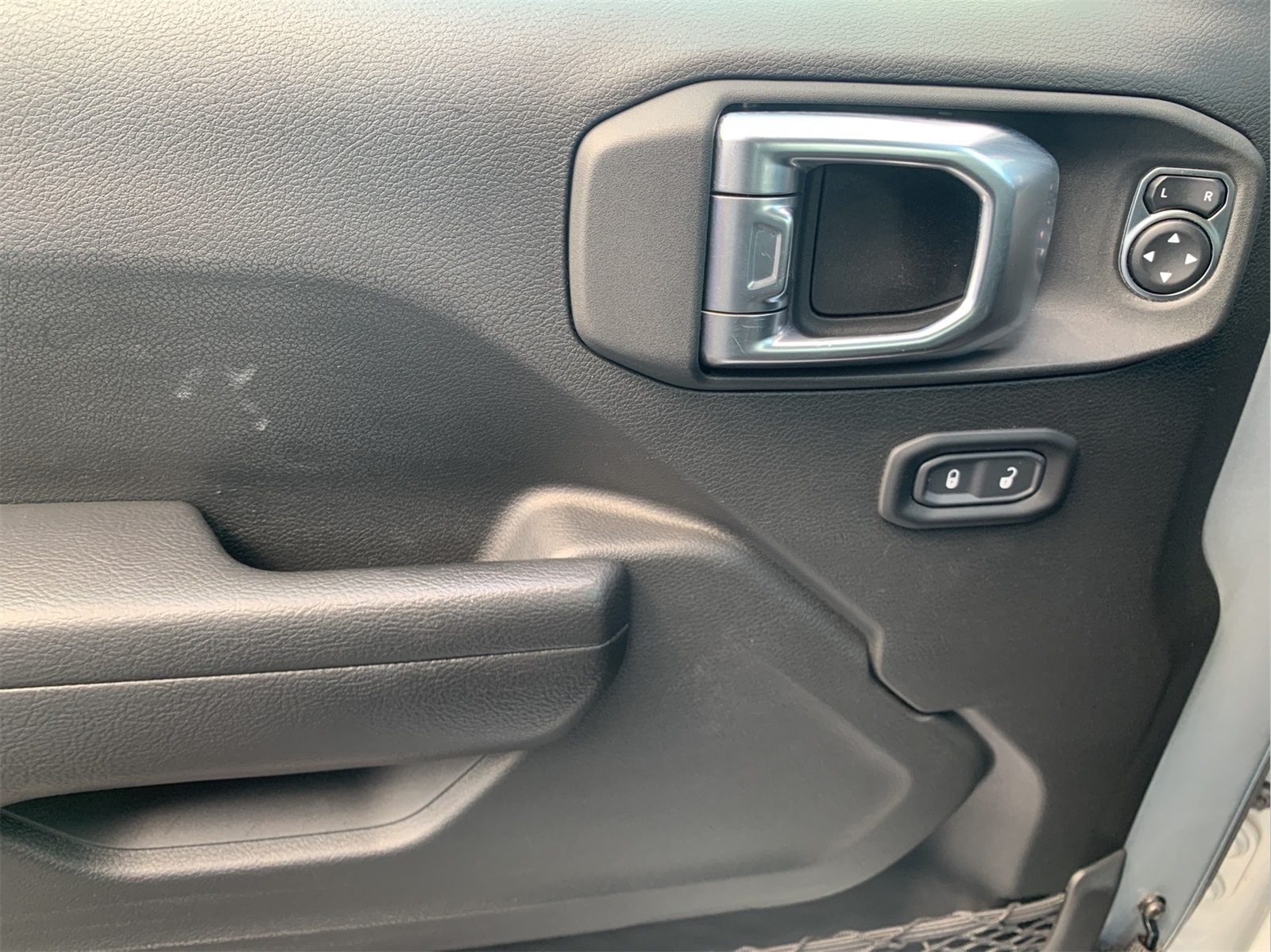 2023 Jeep Gladiator Sport S photo 11