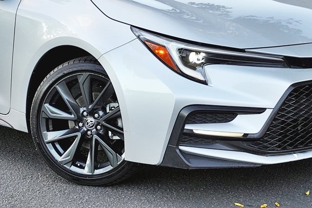 2024 Toyota Corolla SE photo 3