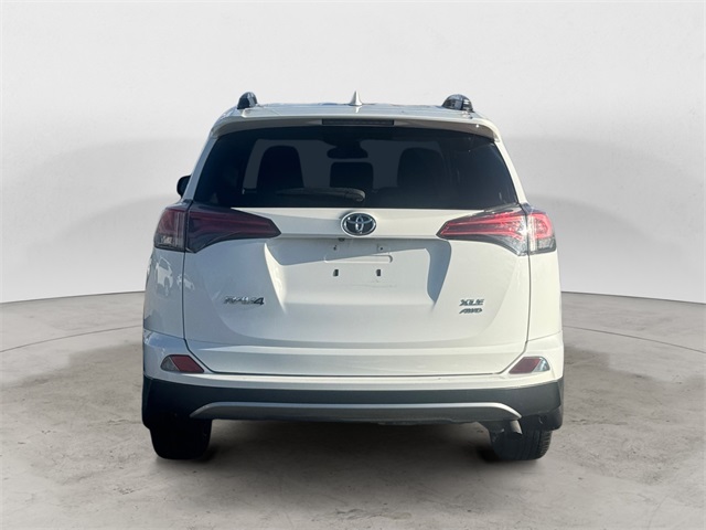 2018 Toyota RAV4 Adventure XLE photo 3