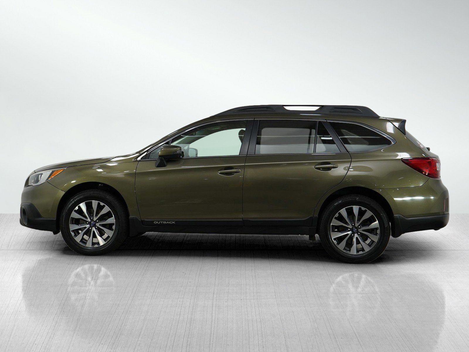 Used 2015 Subaru Outback Limited with VIN 4S4BSALC7F3274846 for sale in South Saint Paul, Minnesota