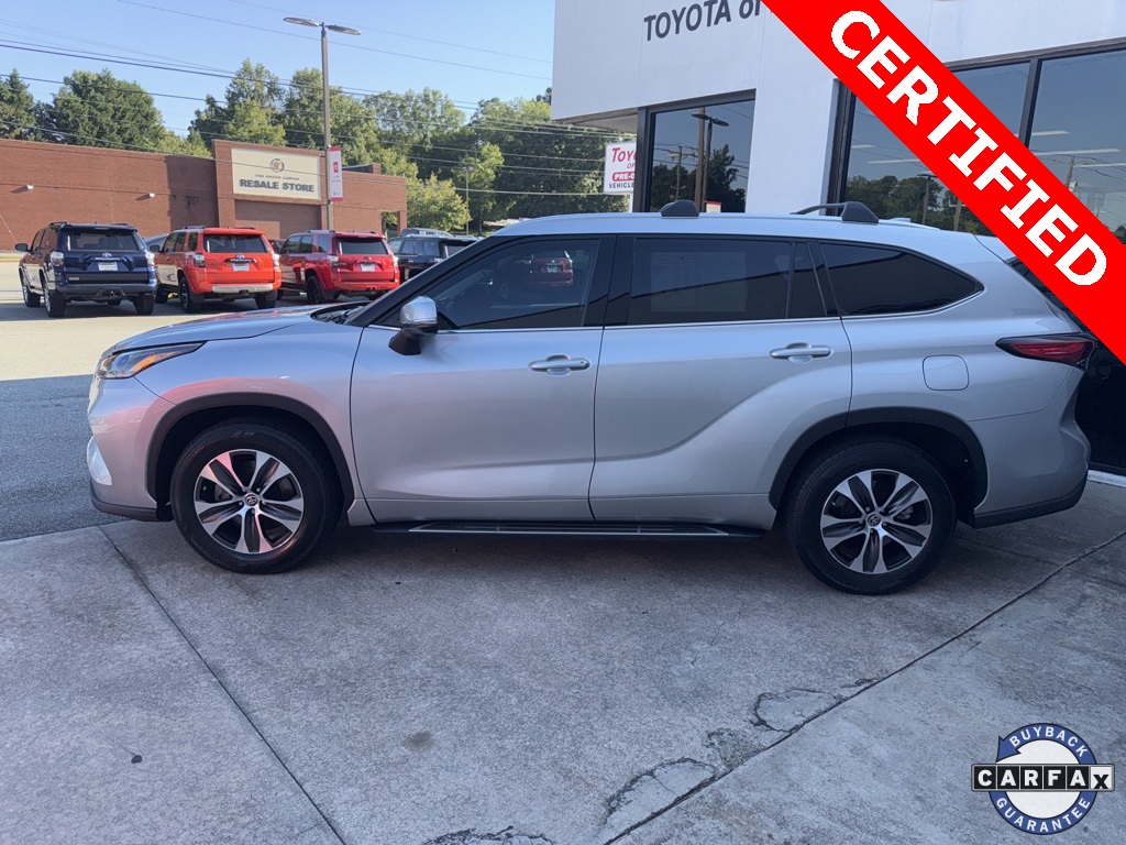 2021 Toyota Highlander XLE photo 10