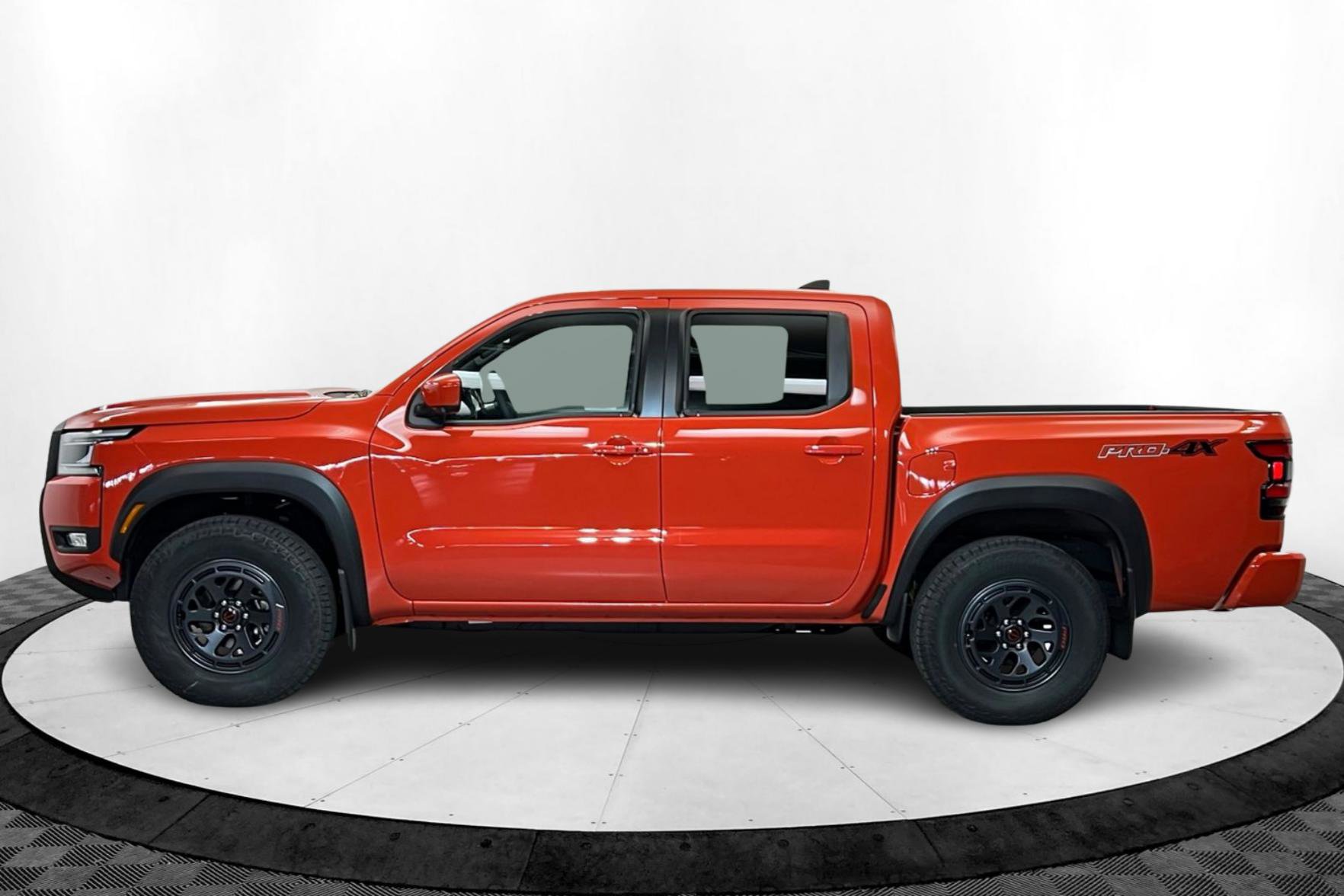2025 Nissan Frontier PRO-4X photo 2