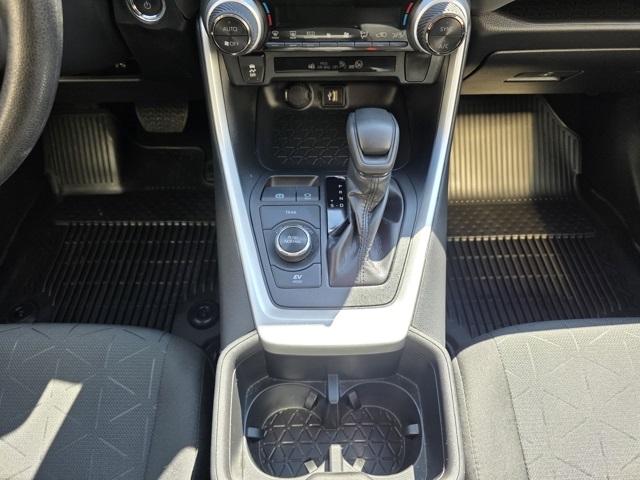 2024 Toyota RAV4 Hybrid XLE photo 20