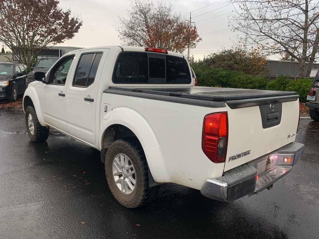 2016 Nissan Frontier SV photo 2