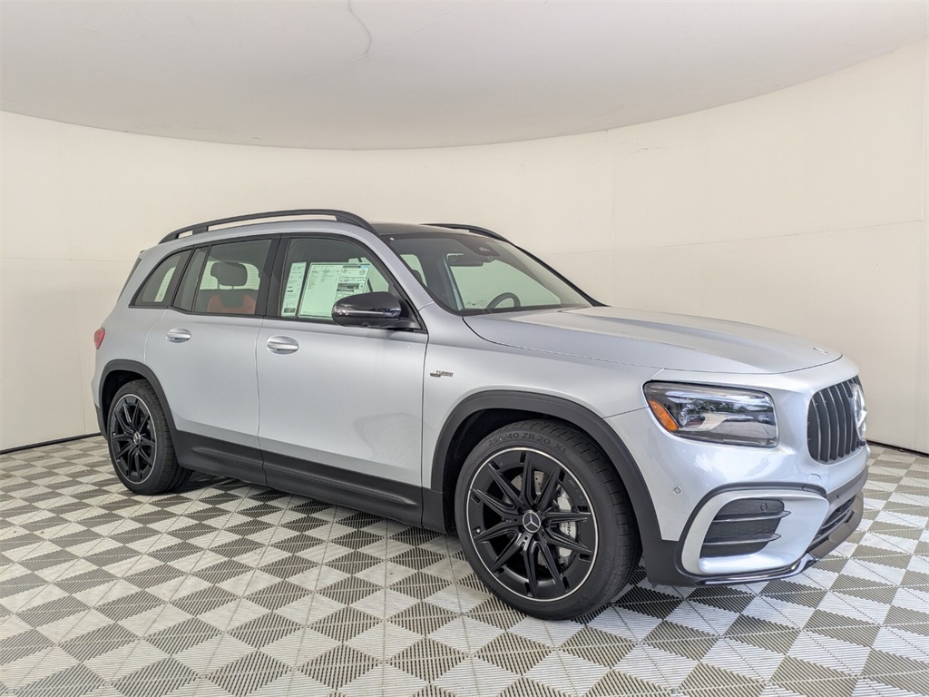 2026 Mercedes-Benz GLB AMG GLB 35's photo