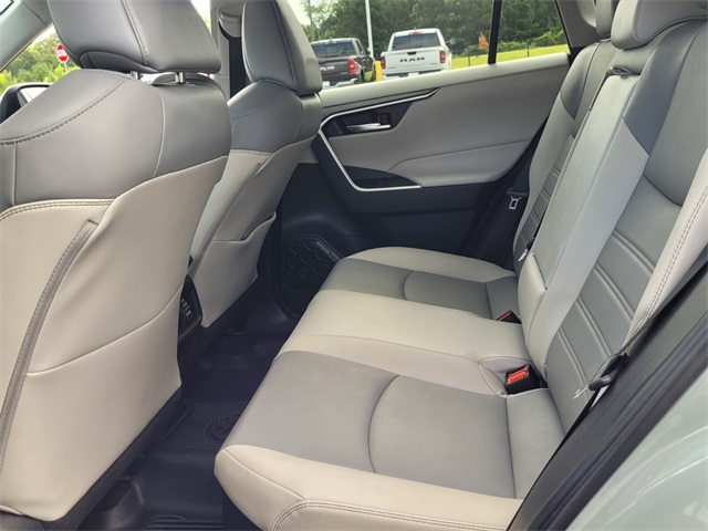 2022 Toyota RAV4 Hybrid XLE Premium photo 6