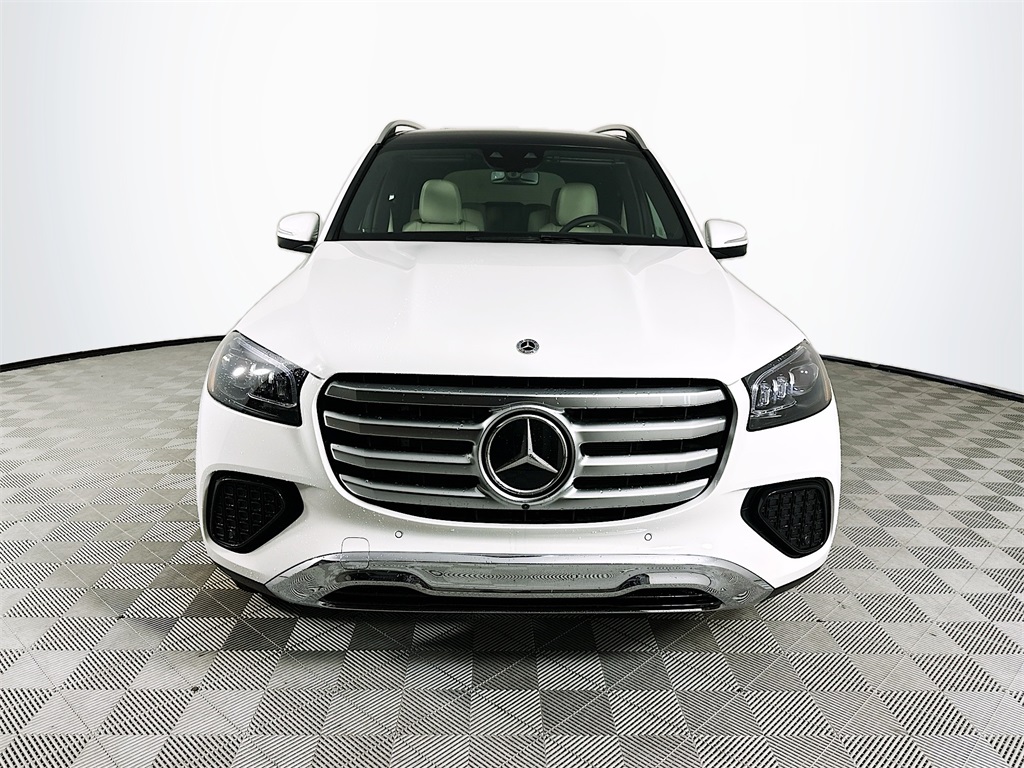 2025 Mercedes Benz GLS 450 4MATIC photo 2