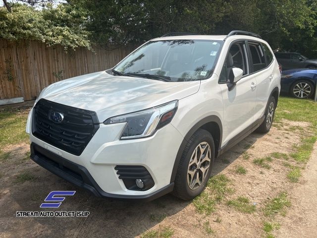 2022 Subaru Forester Premium photo 3