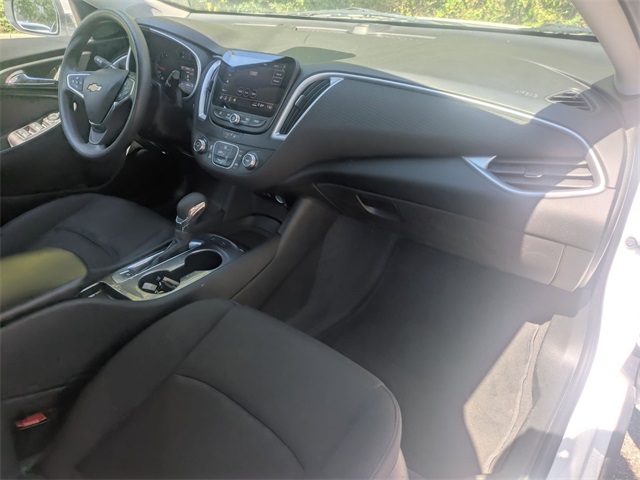 2023 Chevrolet Malibu LS photo 25