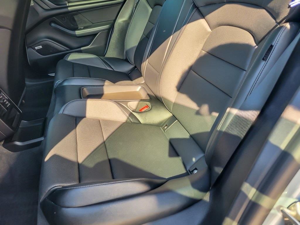 2022 PORSCHE TAYCAN - Image 10
