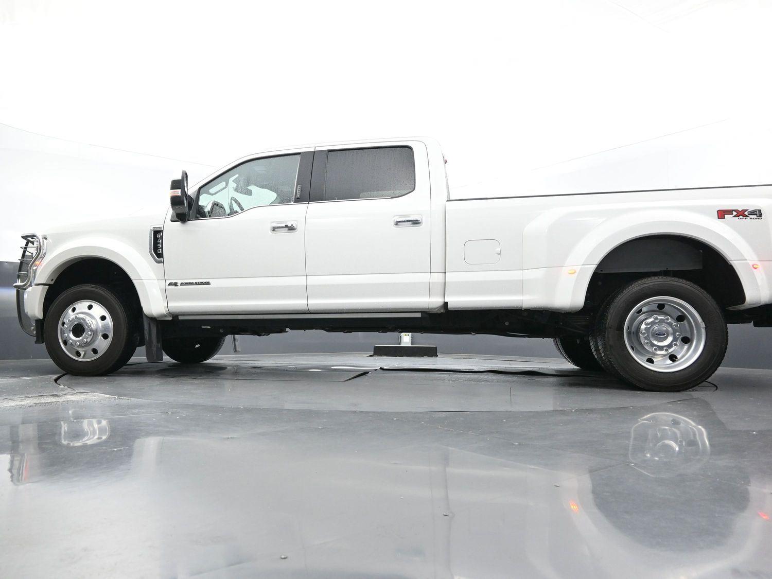 2022 Ford F-450 Platinum photo 46