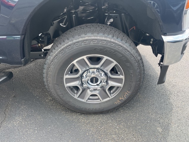 2025 Ford F-250 XLT photo 4