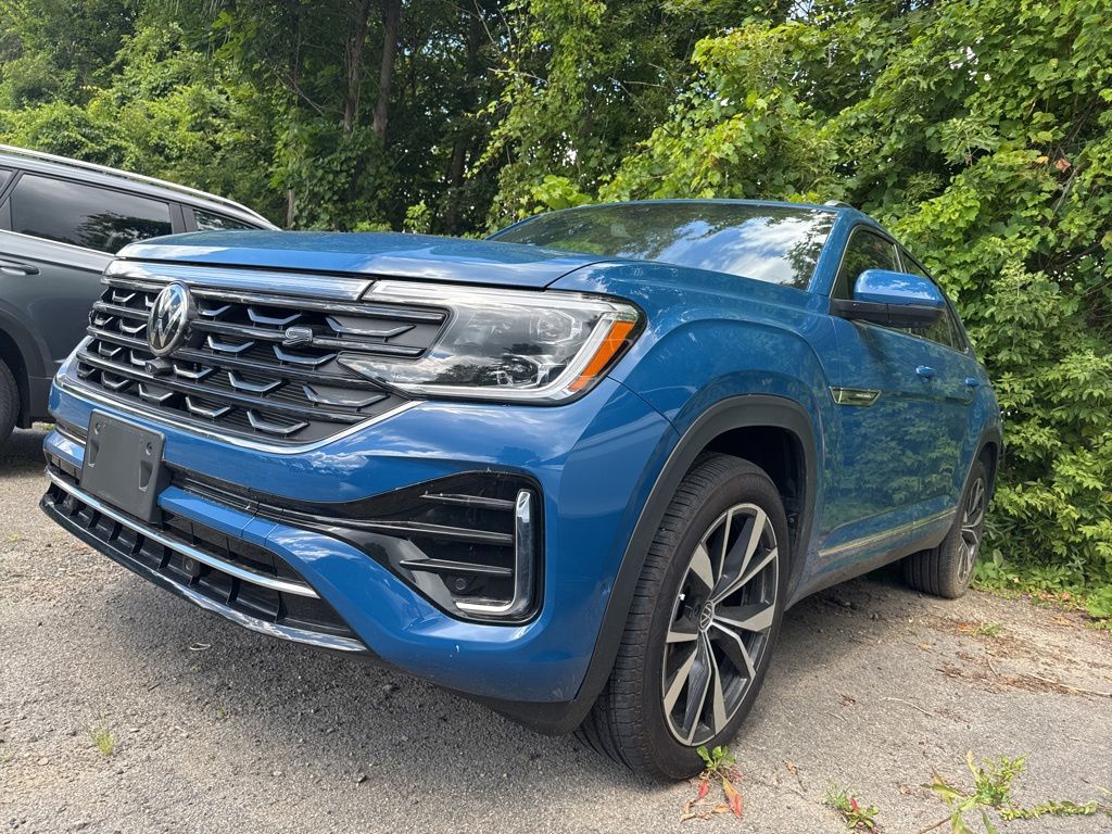 2025 Volkswagen Atlas Cross Sport SEL Premium R-Line photo 3