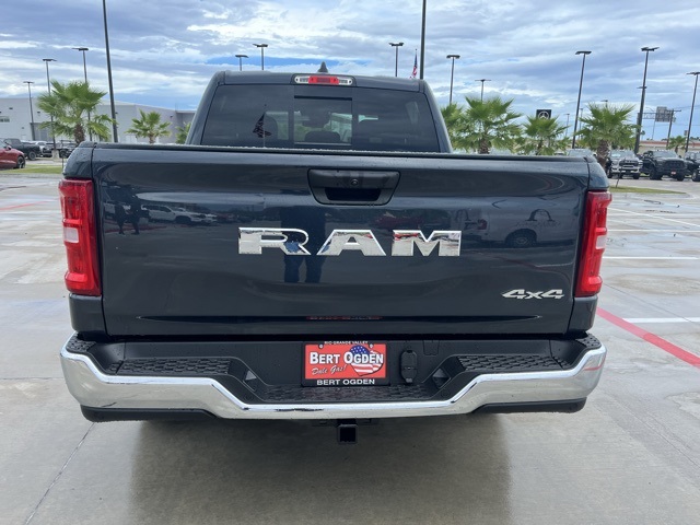 2025 Ram 1500 Tradesman photo 4