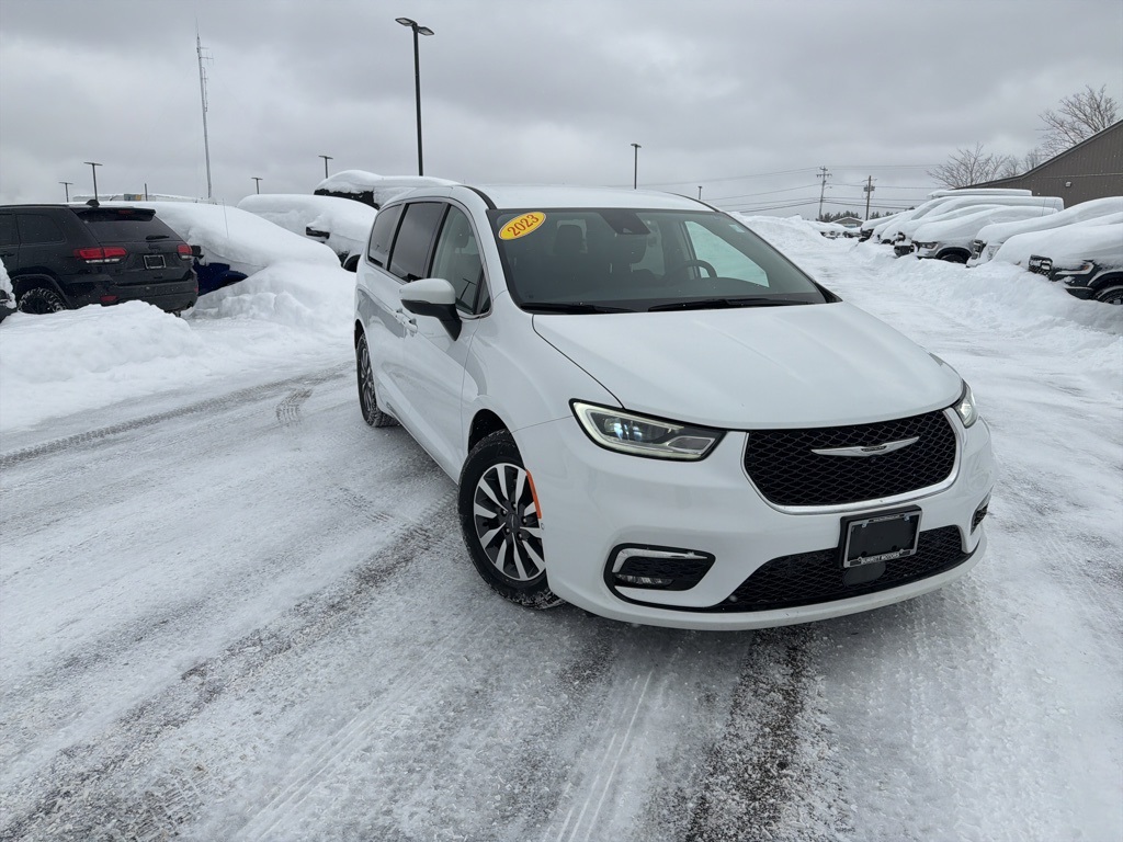 2023 Chrysler Pacifica Hybrid Touring L