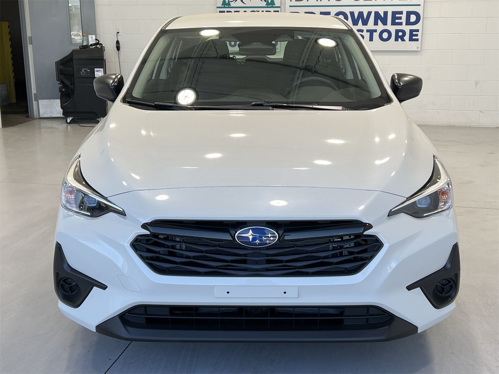 2025 Subaru Impreza Base photo 3