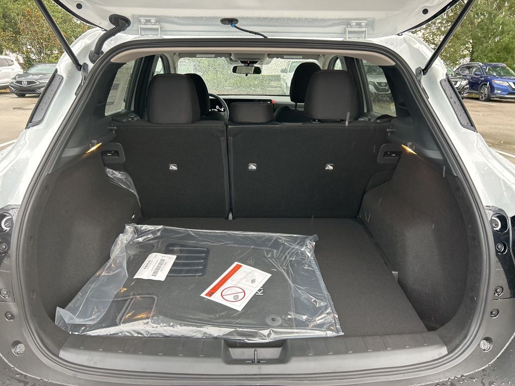 2025 Nissan Kicks SV photo 38