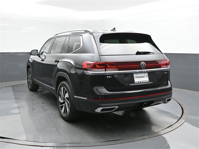 2025 Volkswagen Atlas SEL photo 4