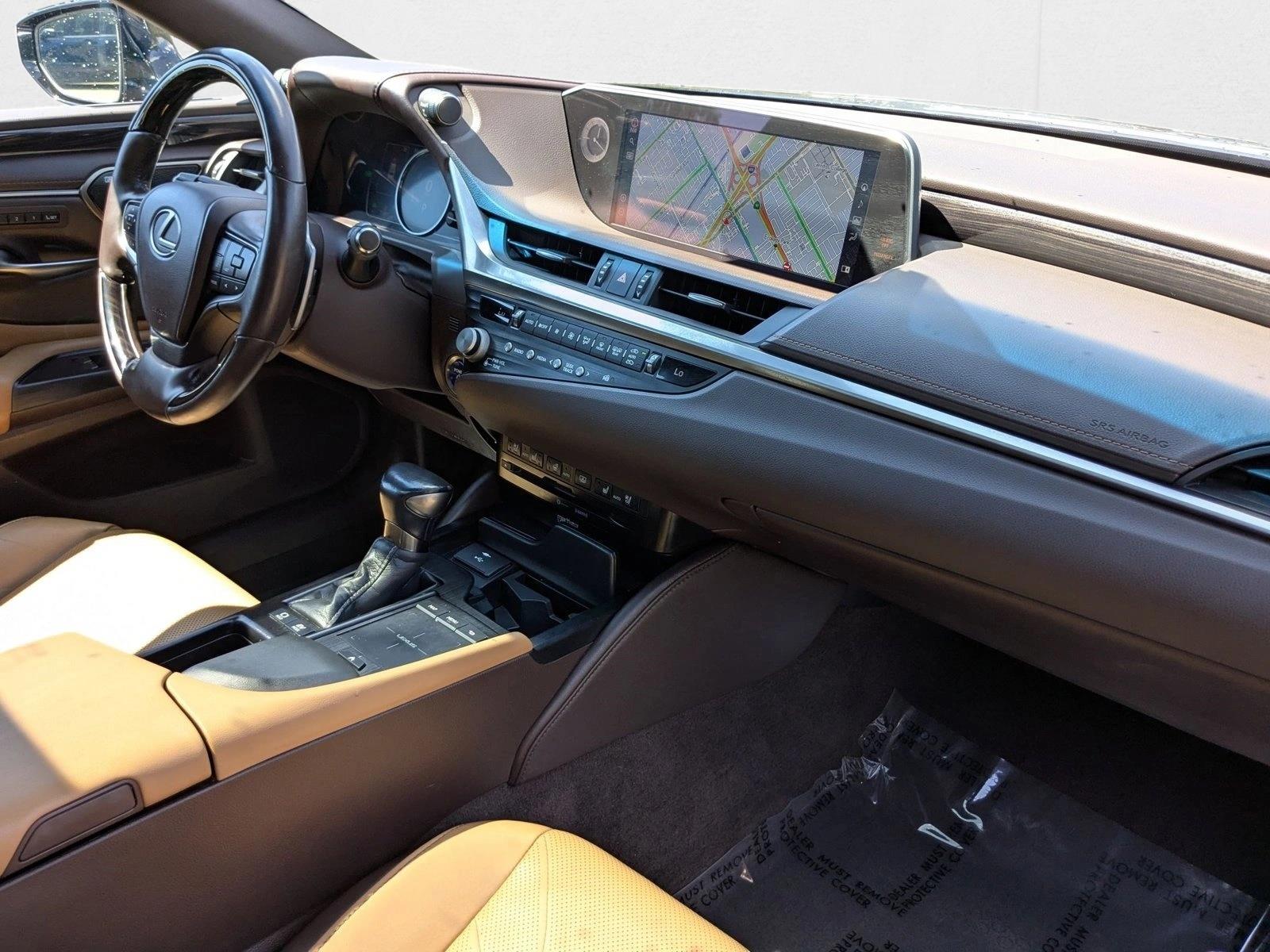 2021 Lexus ES Luxury photo 22