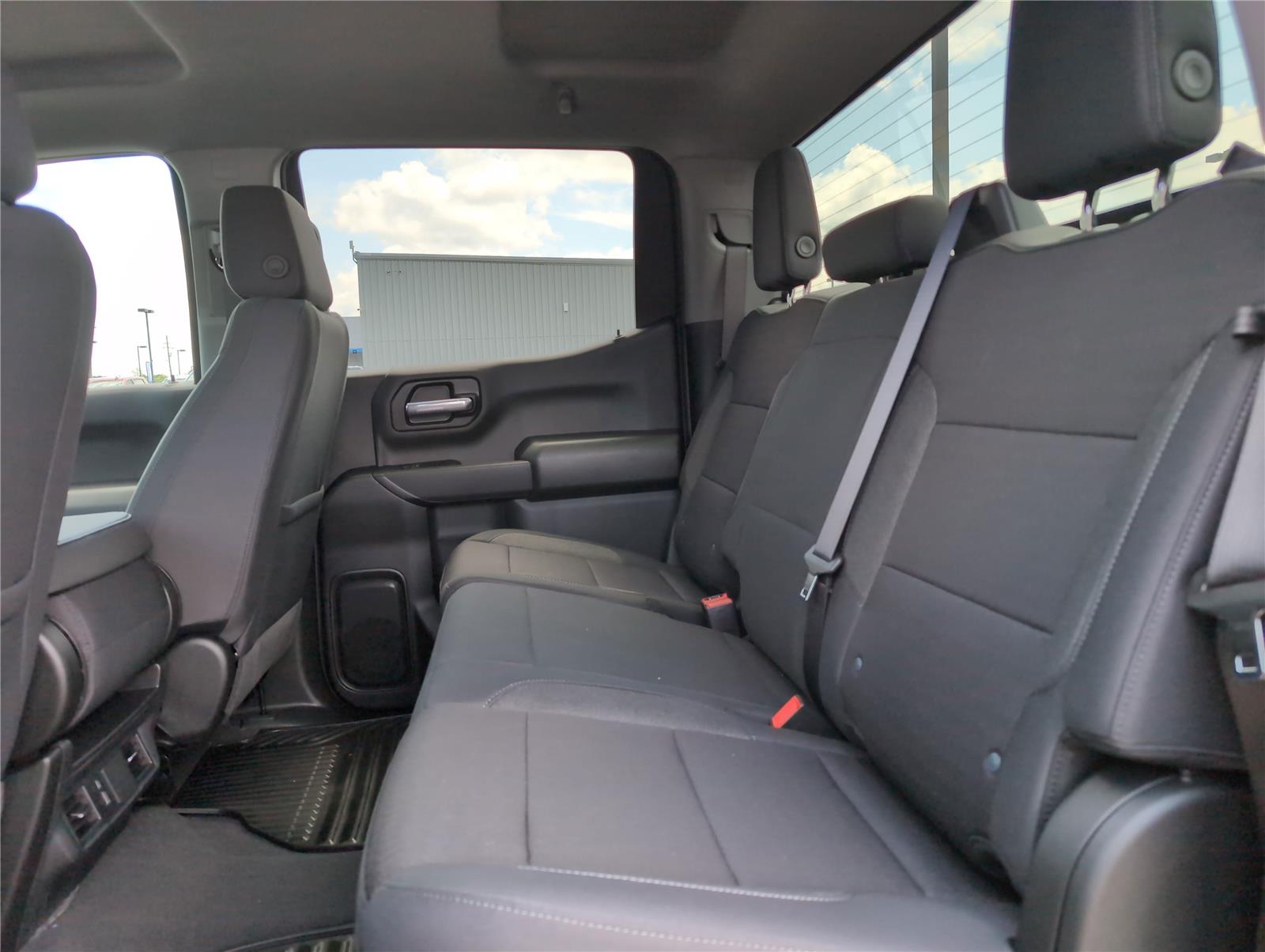 2025 Chevrolet Silverado 1500 Custom photo 25