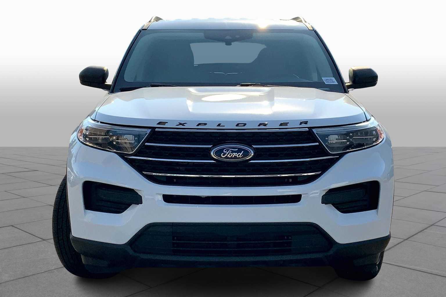 2020 Ford Explorer XLT photo 3