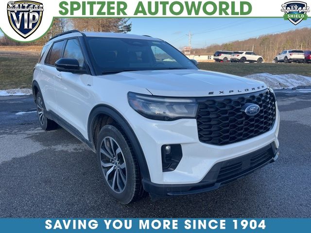 2025 Ford Explorer ST Line's photo