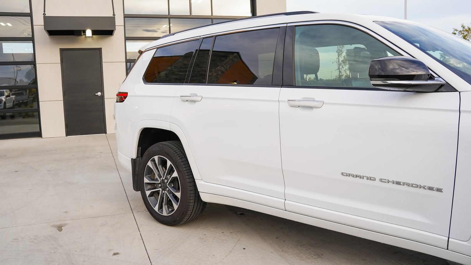 2022 Jeep Grand Cherokee Overland photo 6