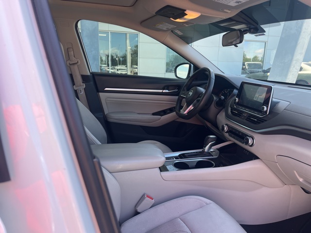 2022 Nissan Altima 2.5 SV photo 21