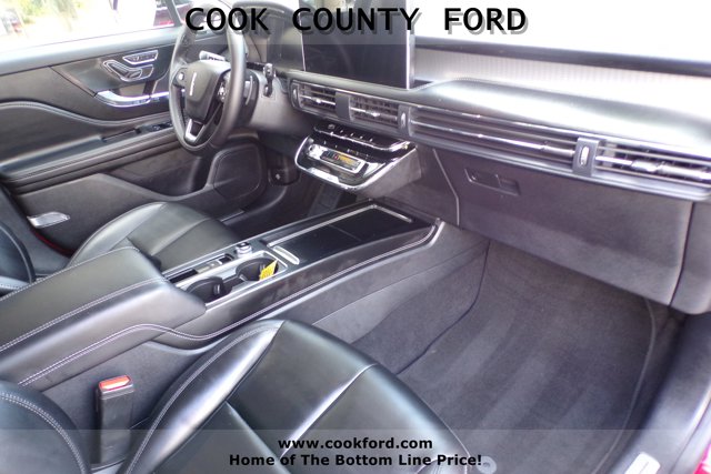 2023 Lincoln Corsair Standard photo 19