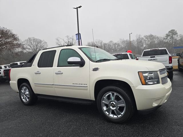 2010 Chevrolet Avalanche LTZ's photo