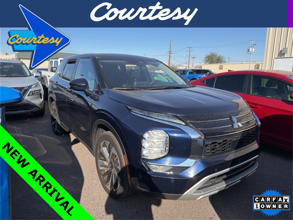 2024 Mitsubishi Outlander SE's photo