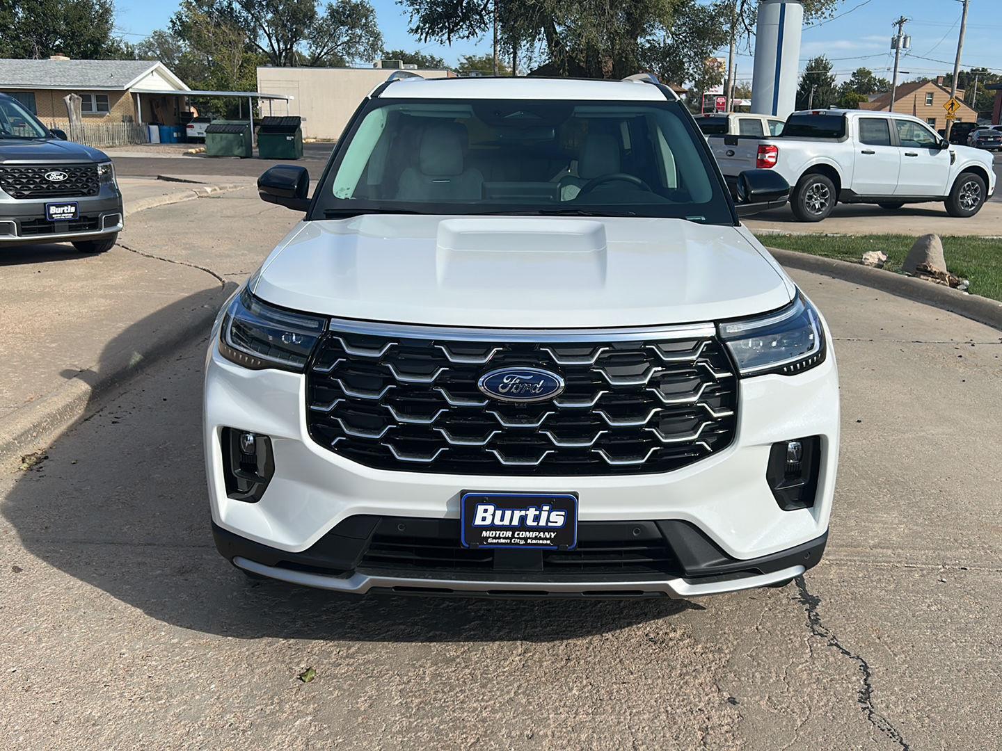 2026 Ford Explorer Platinum photo 4