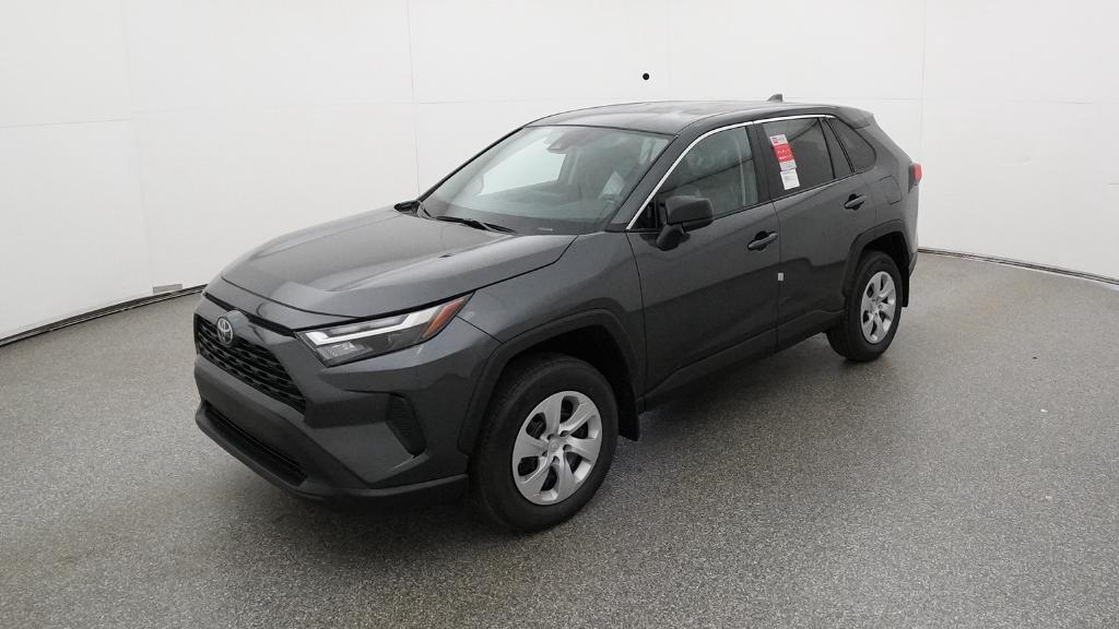 2025 Toyota RAV4 LE's photo