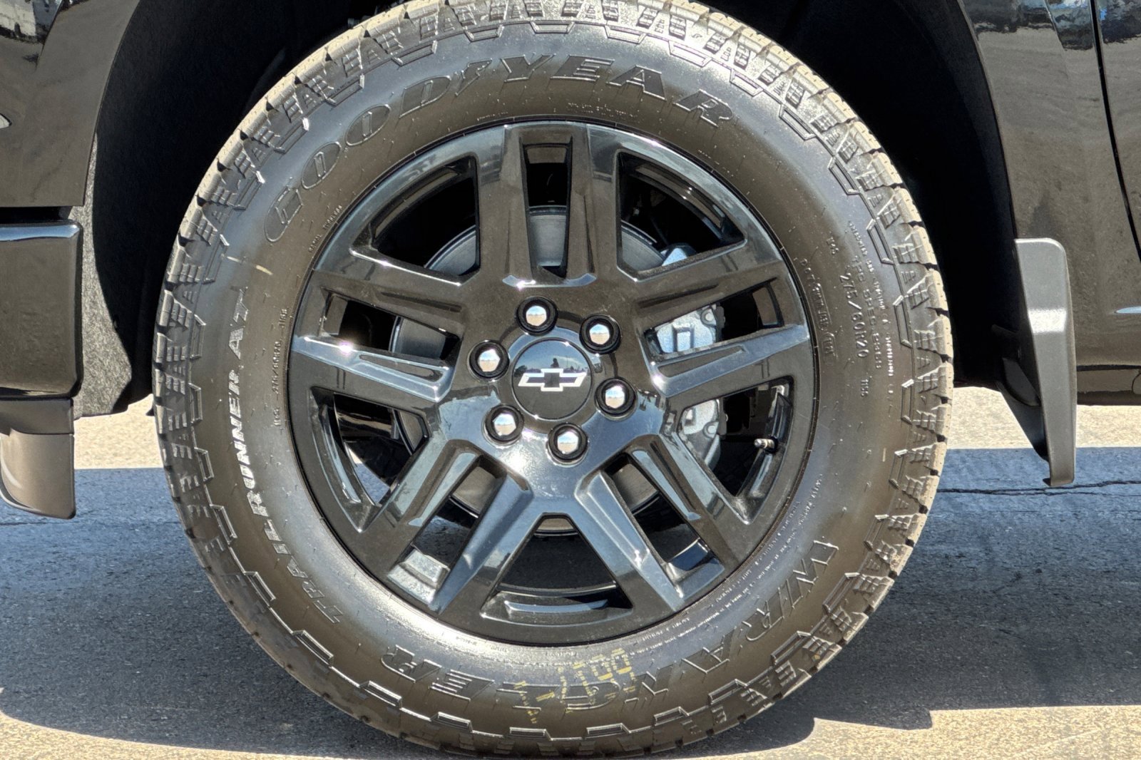 2025 Chevrolet Silverado 1500 Custom photo 24