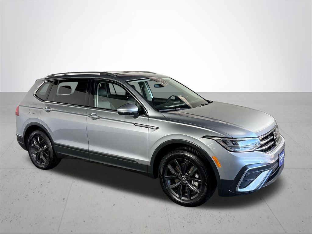 2024 Volkswagen Tiguan SE Wolfsburg Edition photo 4