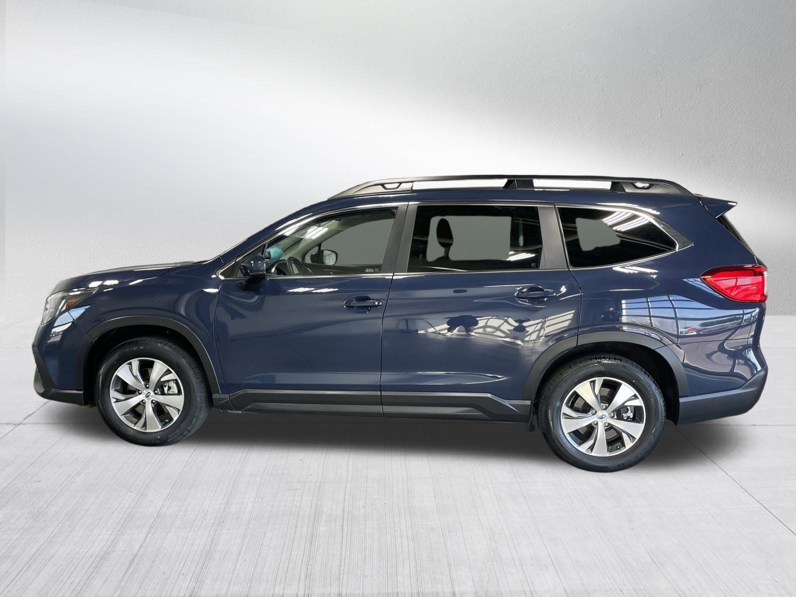 2025 Subaru Ascent Premium photo 3