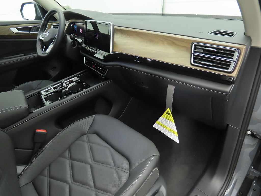 2026 Volkswagen Atlas SE Technology photo 17