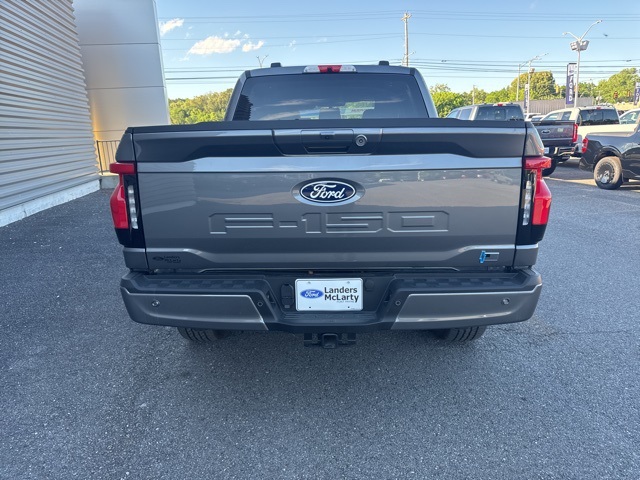 2025 Ford F-150 Lightning photo 4