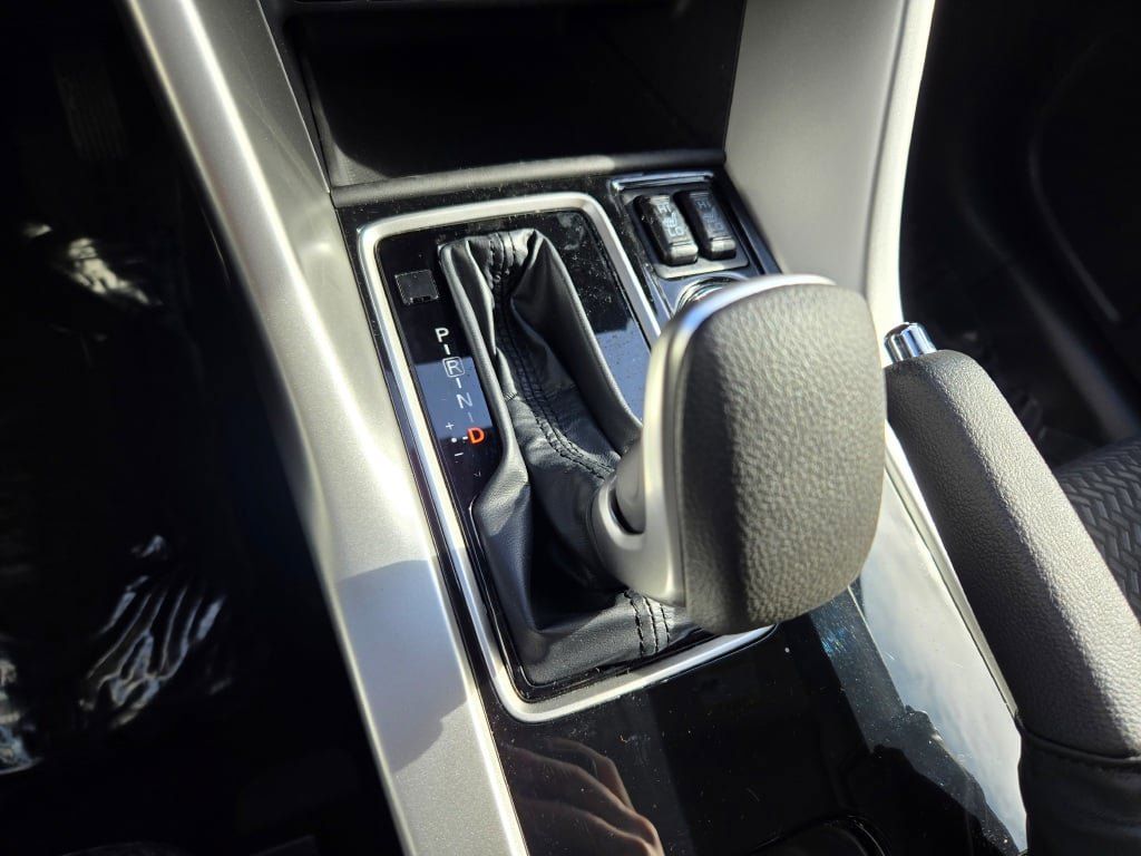 2025 Mitsubishi Eclipse Cross LE photo 17