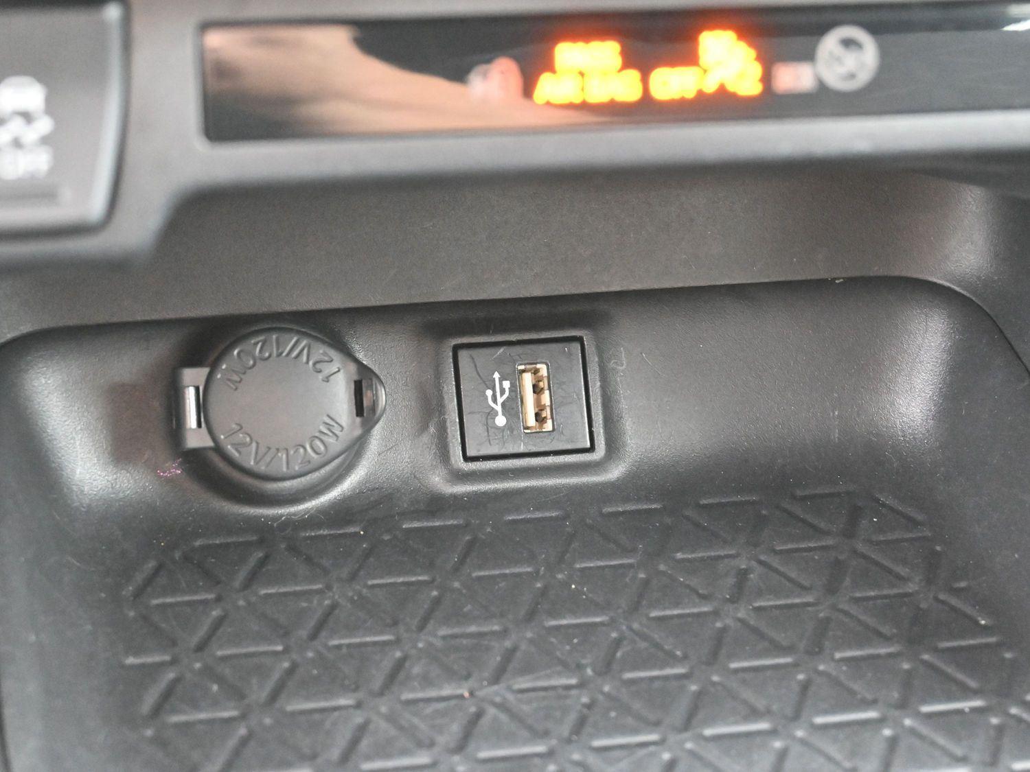 2023 Toyota RAV4 XLE photo 21